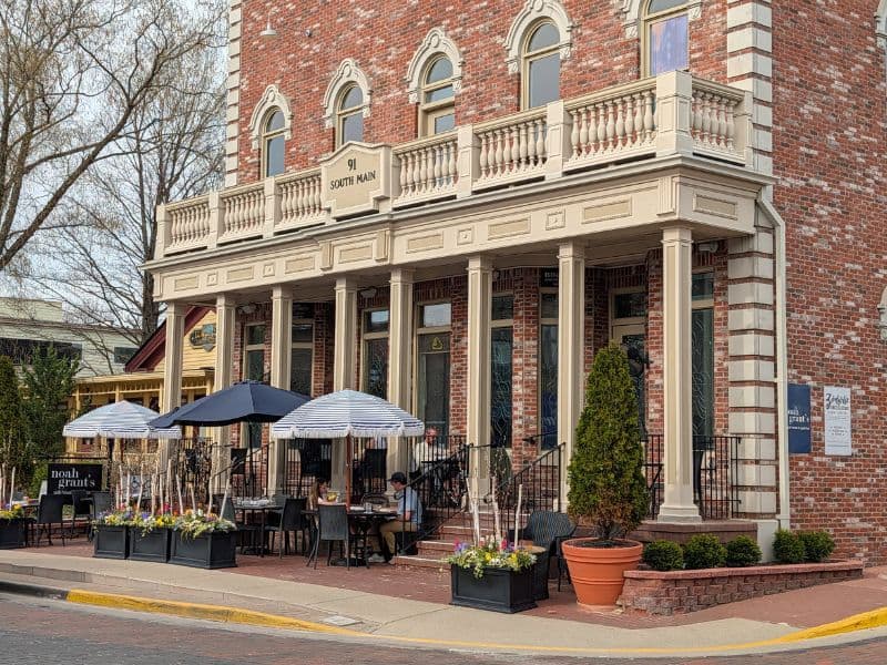 Dining in downtown Zionsville